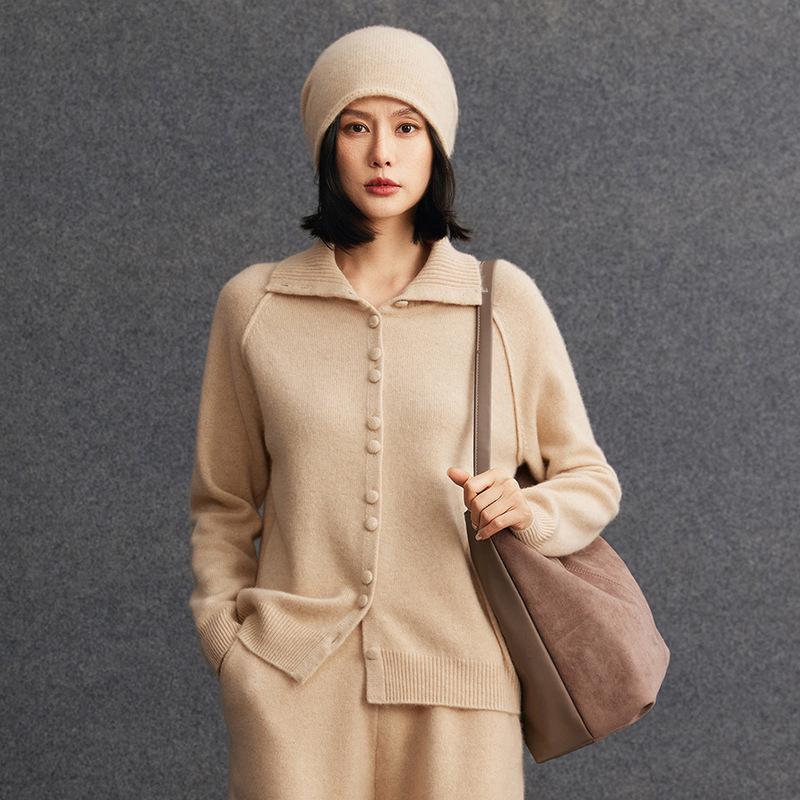 Women's Thick Cashmere Sweater with Large Lapel and Buttons - Autumn/Winter 2026 Versatile Base Layer Knit Outerwear