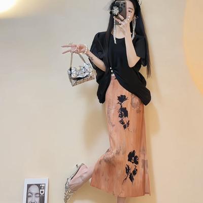 High End Pleated Suit, Half Skirt, Medium Sleeved Top, Casual and Stylish Two-piece Set, New Summer Style