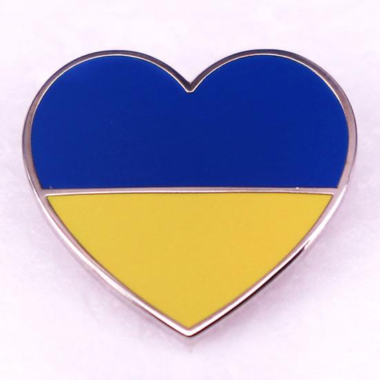 Flag of Ukraine Heart Badge Metal Button Badge Heart Shape Brooch Lapel Pins Clothing Accessories for Jacket Hat Bag
