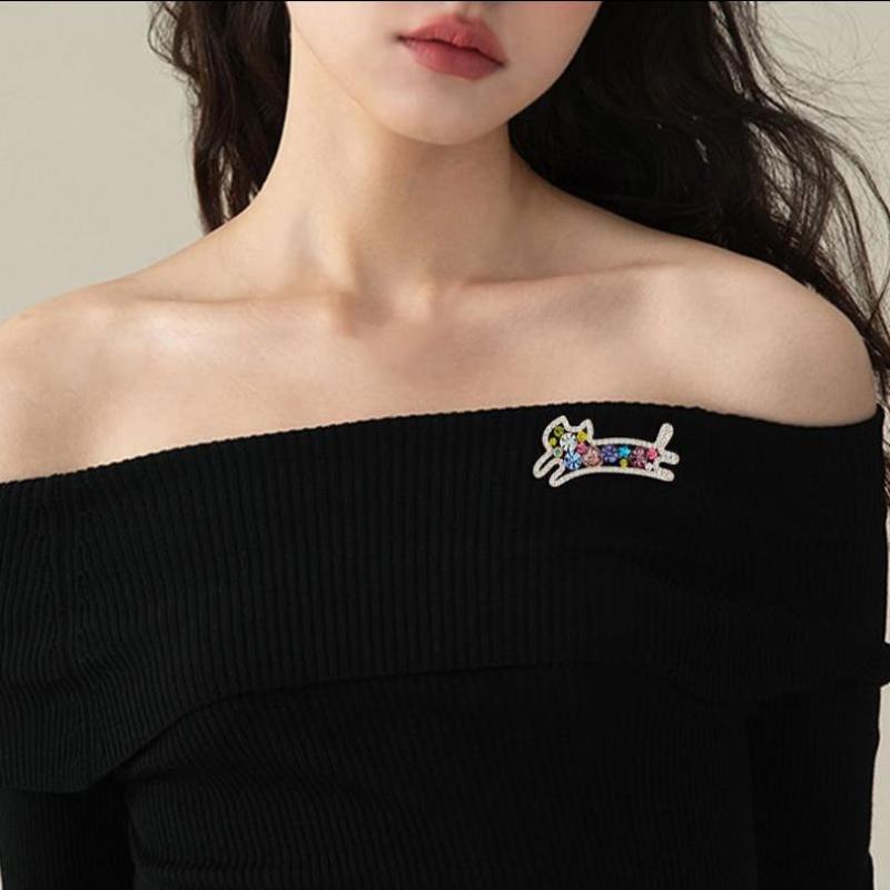 

Fashion Cute Luxury Crystal Animal Cat Brooch For Women Clothing Coat Accessries Gifts 1pc