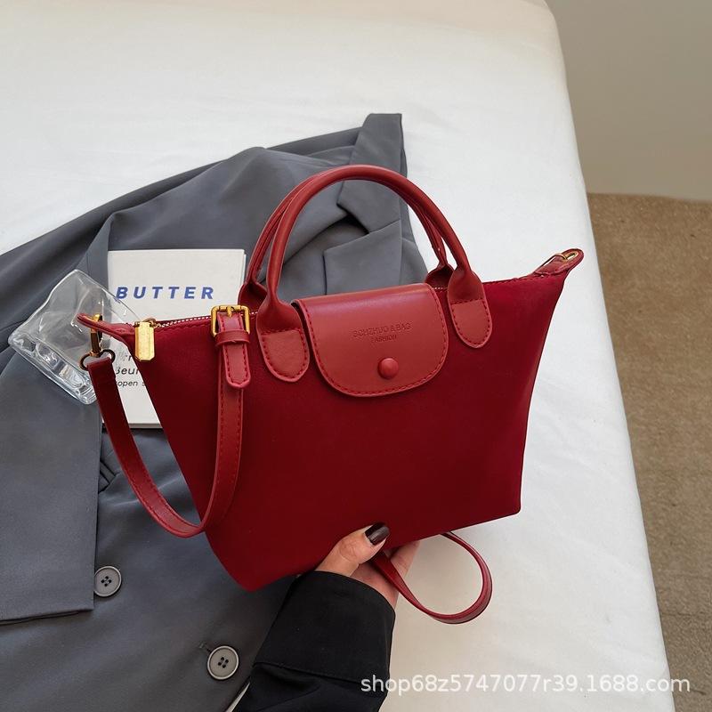 2025 Winter New Korean Version of Personalized Fashion Portable Bucket Bag Retro High-value Commuter Shoulder Crossbody Bag