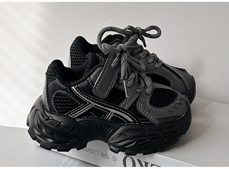 Spring 2026 Trendy Kids' Sports Shoes: Lightweight, Breathable Korean-Style Sneakers for Boys and Fashionable Girls