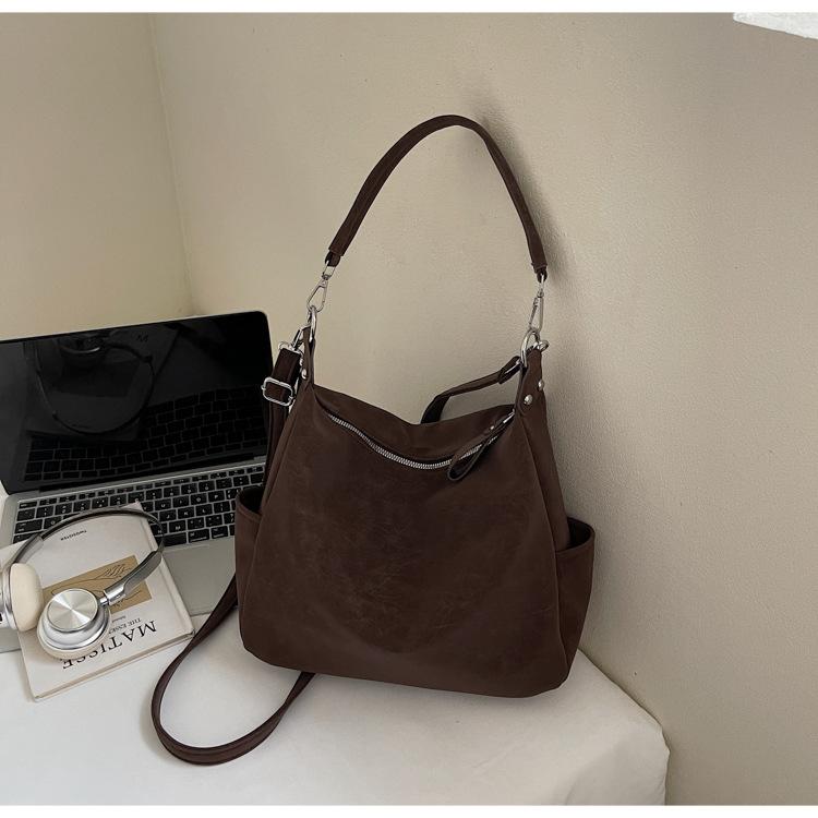 

Сумка для通勤 женская 2025 новая осенне-зимняя модная матовая сумка через плечо в ретро-стиле большой вместимости, сумка-мессенджер тоут темно-коричневого