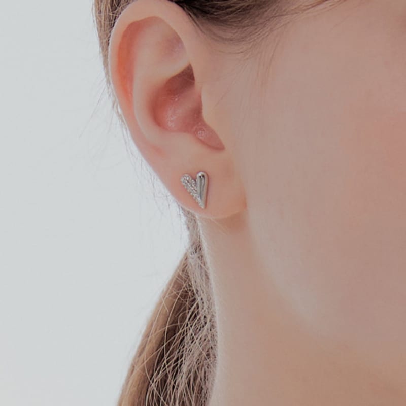 JYDDM 925 Half and Half Heart Earrings