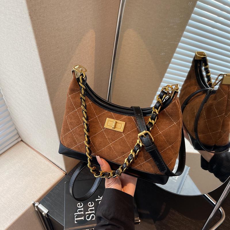 Xiaoxiangfeng rhombus chain underarm bag women's 2025 new trendy shoulder messenger bag versatile stray bag