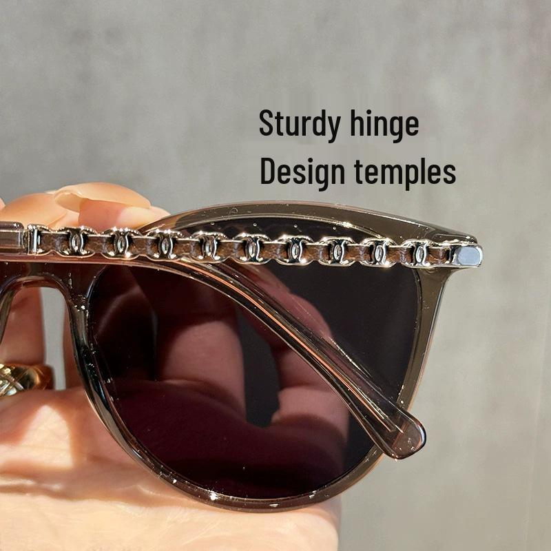 Chic 2025 Cat-Eye Sunglasses: Women's TR90 Anti-UV Polarized Fashion Shades