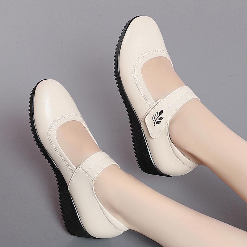 Female Mom Shoes Non-slip Genuine Leather Women's Spring Shoes Casual Large Size Women's Shoes