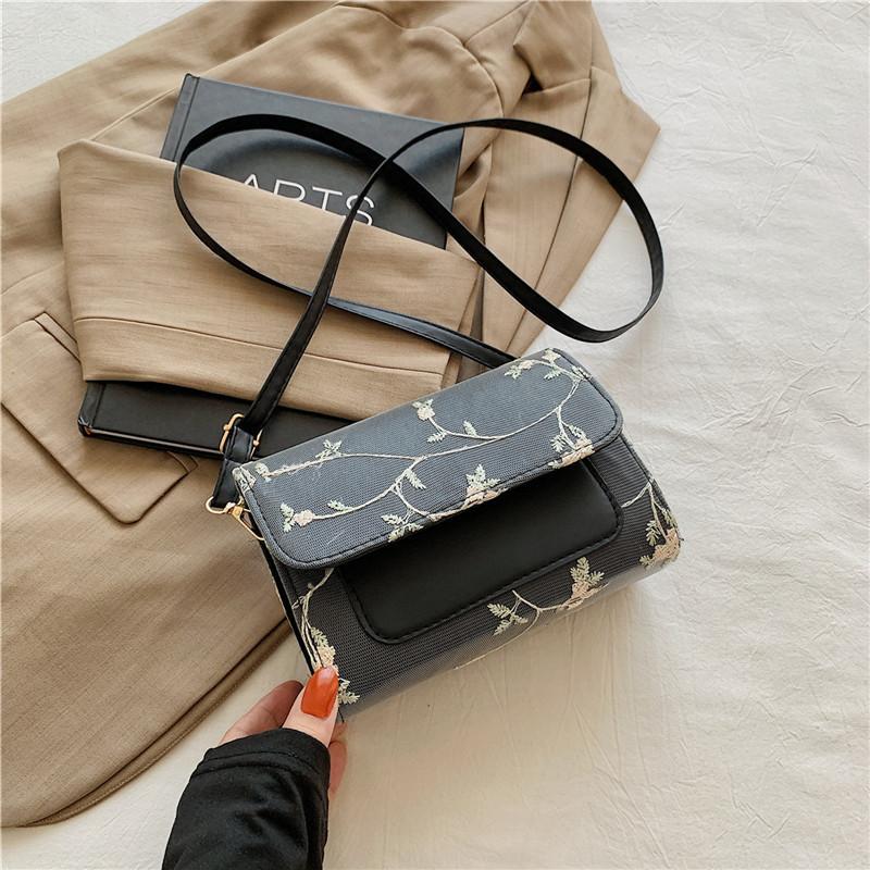

Stylish Black White Green And Rose Red Simple Casual Shoulder Bag For Women Fall чёрный