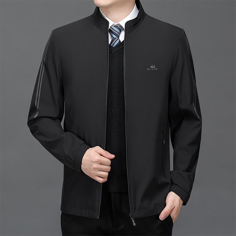 

Мужская куртка в деловом стиле с воротником-стойкой на весну и осень S