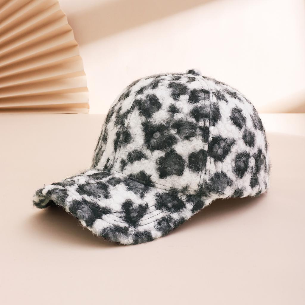 Fashionable and trendy Teddy roll leopard print baseball cap, adjustable autumn and winter outdoor travel plush baseball cap