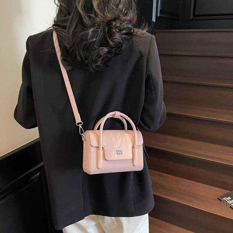 Handheld Small Square Bag Women's New Shoulder Messenger Bag