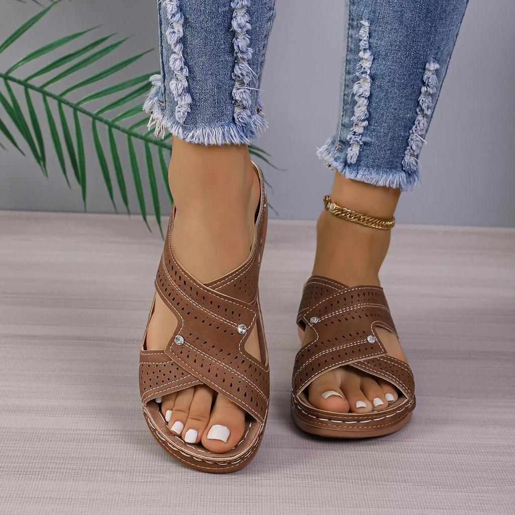 Fashion Women Slippers New Summer Elegant Low Heels Sandals Outdoor Lightweight Shoes Fashion Wedges Casual Slippers Beach Slides Women