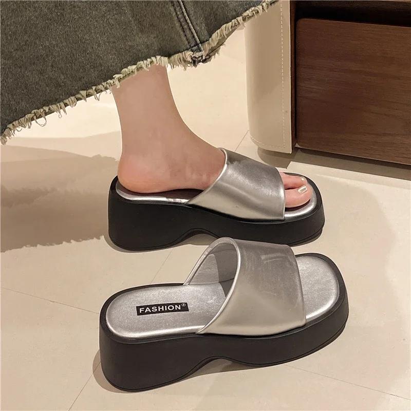 

Ladies Beach High Heeled Women s Summer New Thick Soled Sandals Square Toe Luxury Designer Slippers Slides Platform Thick Wedges 40 серебряный