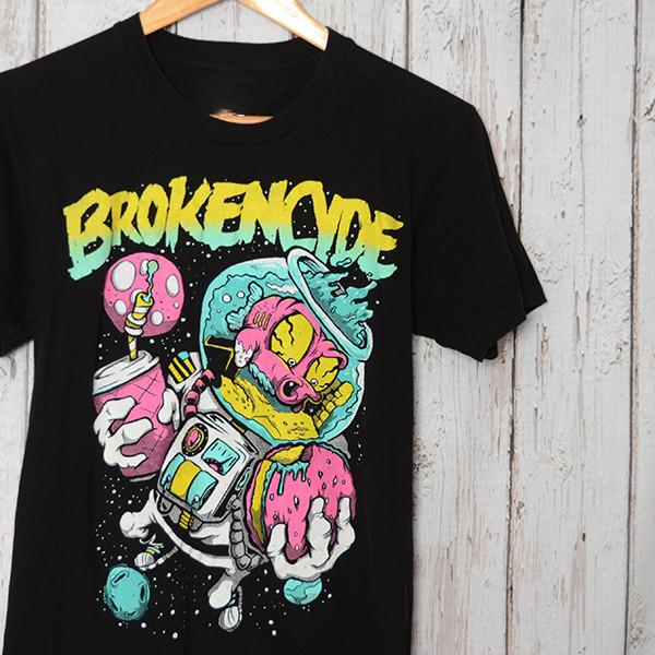 

Vintage BROKENCYDE T-shirt shoulder width Tour Full Size BL344 Unisex T-Shirt XXXL