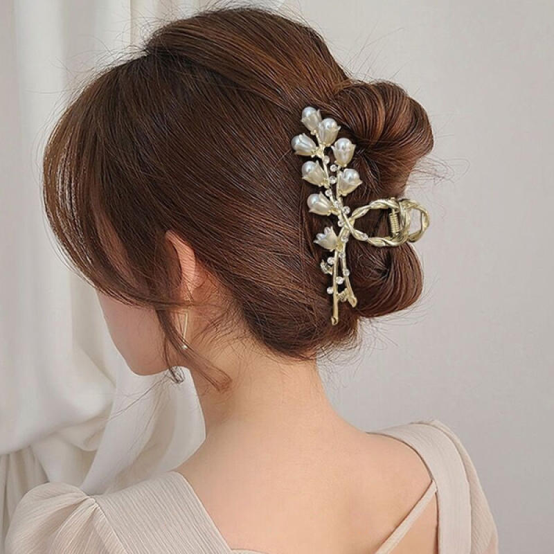 Drop-top luxurious, elegant flower-point hair clip gold