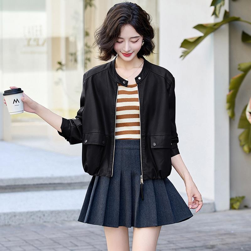 Jaro a Podzim Nový Ležérní Volný Top Motocyklové Oblečení Krátký Kožený Křivák Design Texturovaný Kožený Křivák Dámská Bunda Trend