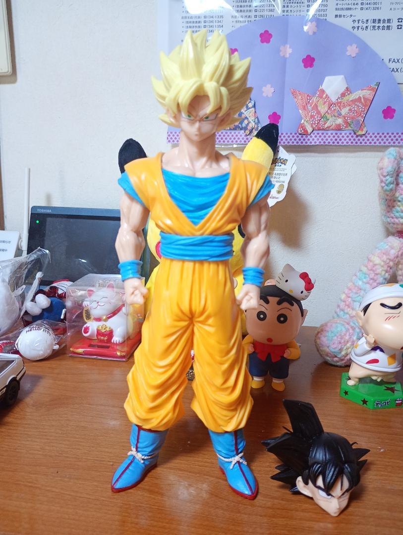 

[USED] Dragon Ball Z Son Goku Figure Gold Hair & Black Hair 2 Patterns Available