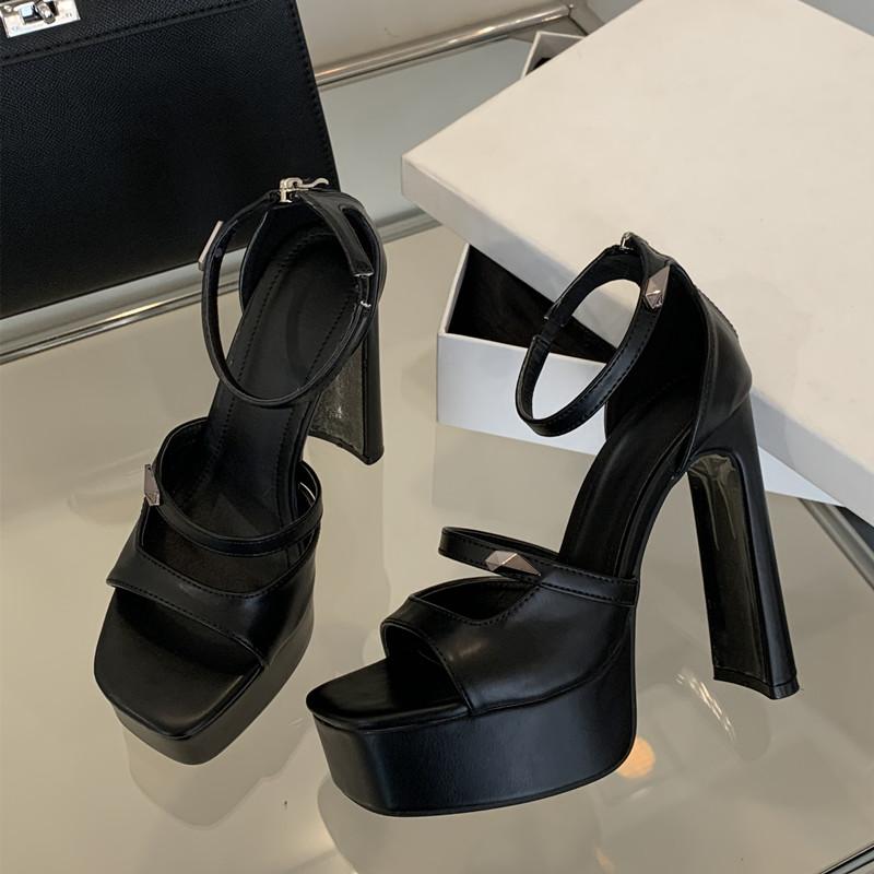 Fashion 2025 Summer Fashion Patent Leather Platform Wedges Women Gladiator Sandals Sexy Hollow Out High Heels Party Dress Chunky Shoes