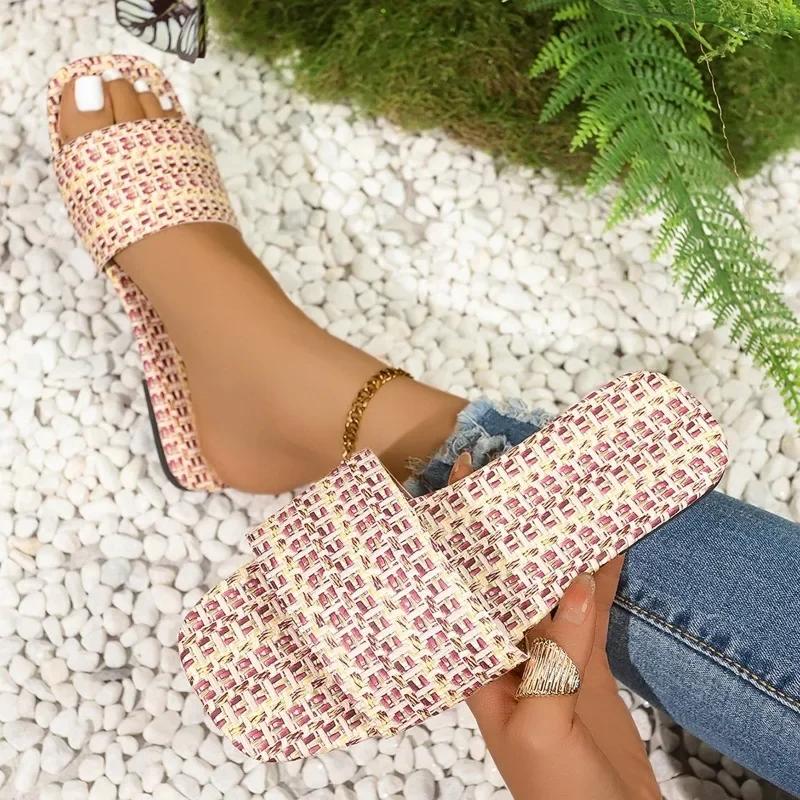 Fashion Ladies Shoes On Sale 2025 Summer Outdoor Comfortable Women's Slippers Hot Sale Women Square Toe Mixed Colors Plus Size Sandals