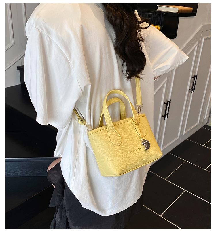 This year's popular bags women's 2025 new trendy summer fashion versatile hand bag shoulder crossbody bucket bag