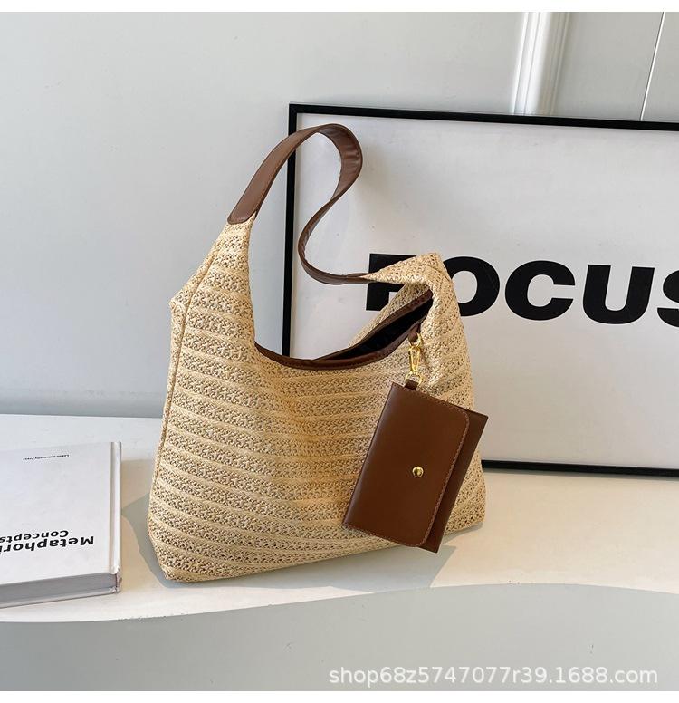 Versatile Lazy Straw Tote Bag Women's 2025 New Fashionable Large-capacity Shoulder Woven Bag for Work Commuting Bag