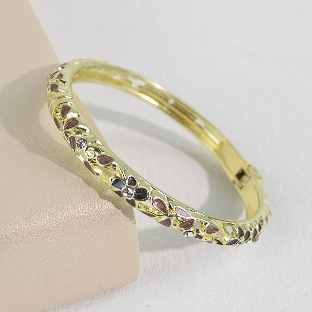 Elegant Retro Cloisonné Bracelet: Palace Style with Drip Oil Finish