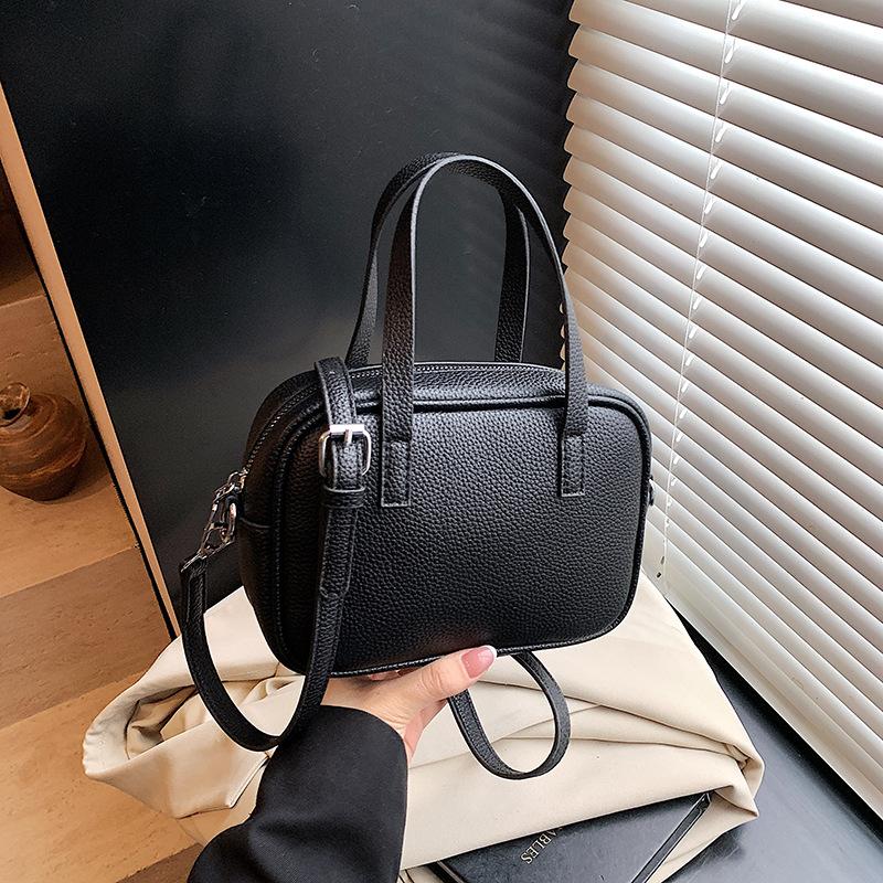 

Summer small bag women s new versatile messenger bag high-end exquisite portable pillow bag