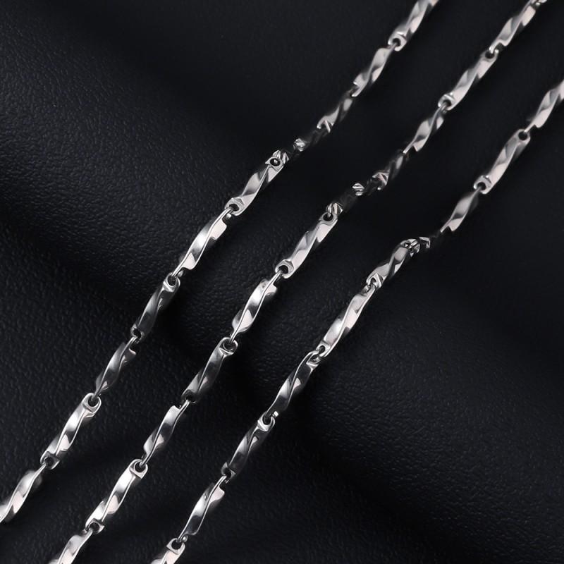 Titanium Steel Twisted Link Chain Necklace Men Women Geometric Pendant Minimalist Locket Choker Style