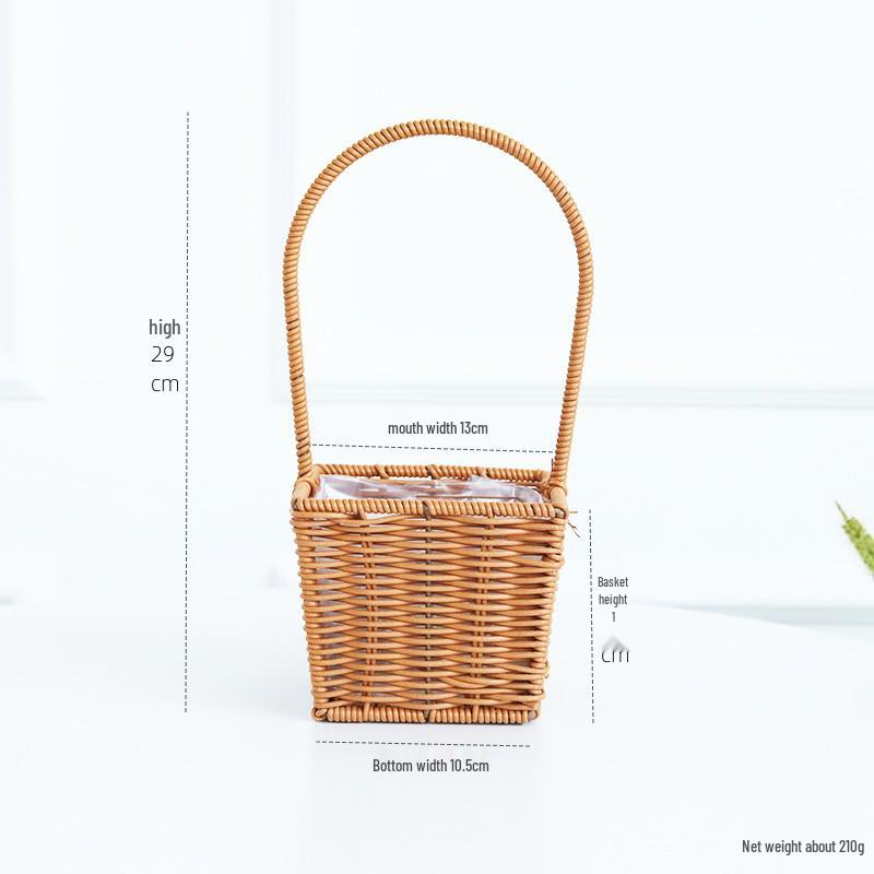Handheld Woven Rattan Basket: Ideal for Flowers, Fruit, Gifts, Storage, and Souvenirs - Perfect for Flower Shops and Children's Day Celebrations.