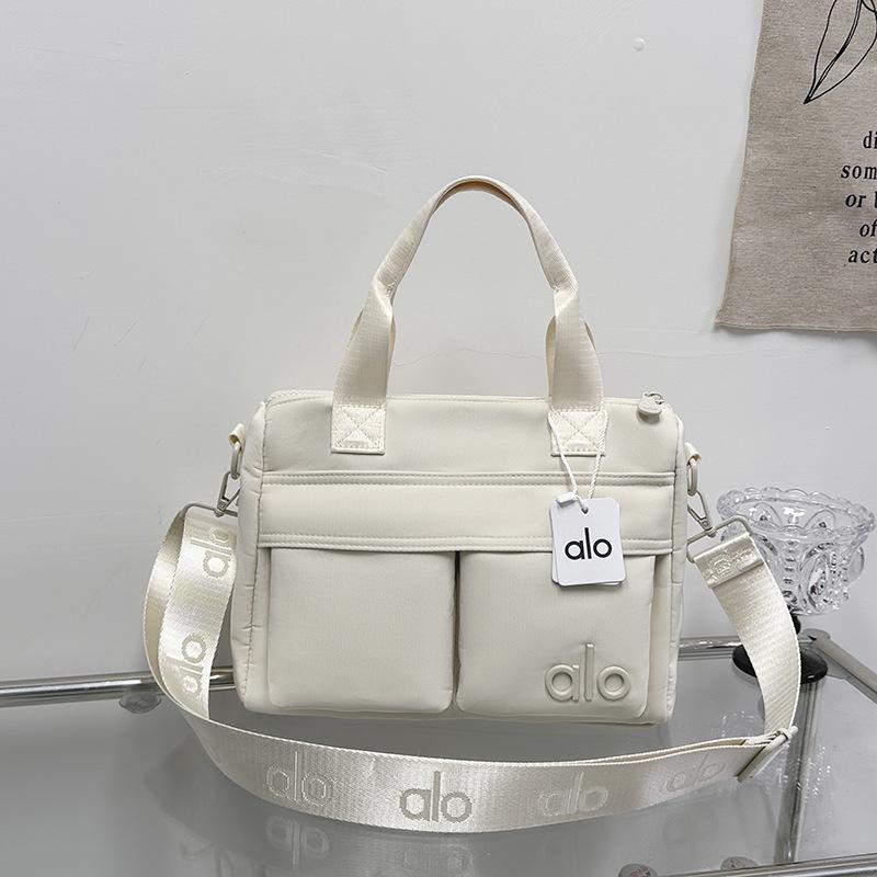 

New Minimalist and Versatile Nylon Waterproof Single Shoulder Crossbody Bag with Large Capacity and Multiple Compartments for Outdoor Commuting белый