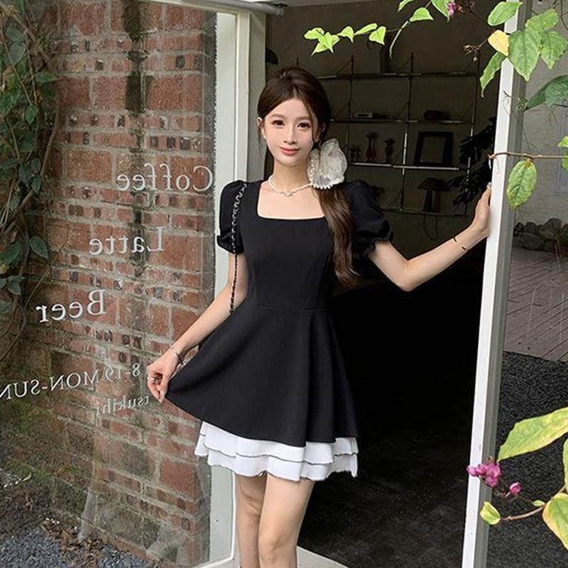 French Audrey Hepburn-Style Dress Square-Neck Waist-Cinching Little Black Dress Color-Block Paneled Skirt