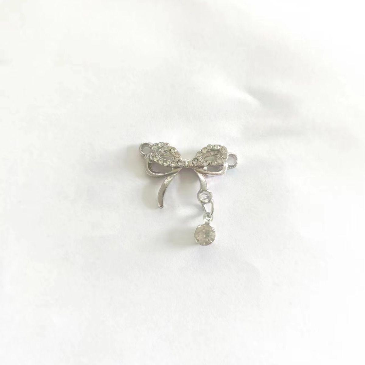 

Girlish Heart Rhinestone Pendant Necklace - Fresh Style Clavicle Chain with Bow Design