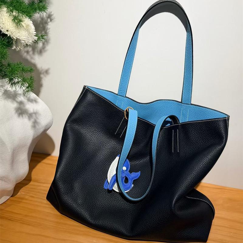 Premium Texture Double-sided Bag TC First-layer Cowhide 2026 New Women's Commuting Design Temperament Light Luxury