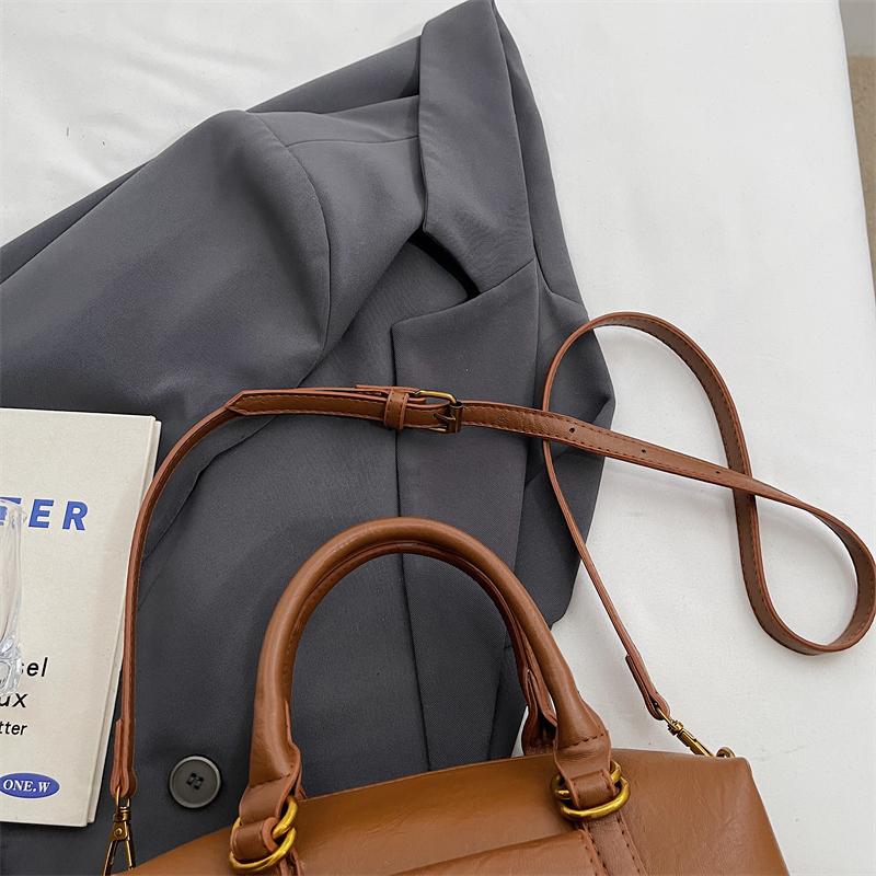 Fashionable Ladies Handbag Small Boston Bag Premium Retro Simple Shoulder Bag PU Material Crossbody Bag Suitable for Daily Commuting Shopping Travel