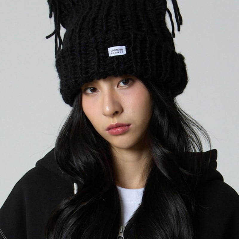 

UNKNOWN PLANET Planet Cat Knit Beanie Black FREE