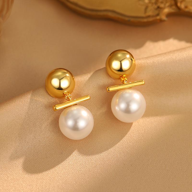 

2024 French Pearl Stud Earrings: Elegant & Versatile, High-End Light Luxury Design for Women 18K gold