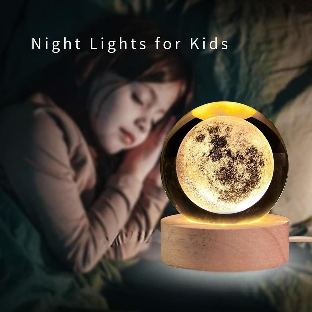 3D Månkristallkula Nattlampa, Kreativ Graverad Nattlampa USB Bords-LED-lampa med Träbas, Ljus för Hemkontorsdekoration (Måne)