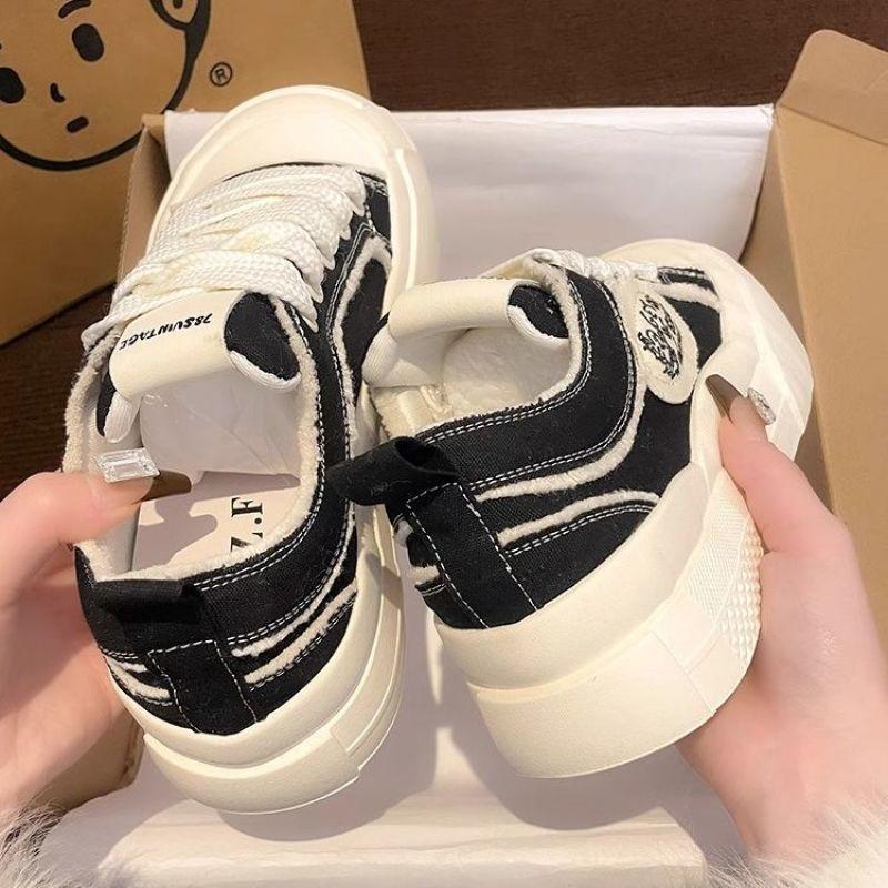 

Cloud little white shoes women s 2025 new thick-soled round-head canvas shoes niche design casual board shoes 40