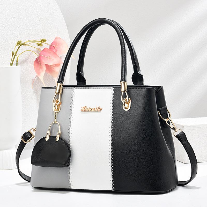 

Сумка 2025 новая сумка подвеска сумка через плечо женская сумка трендовая текстура 30*13*22 чёрный