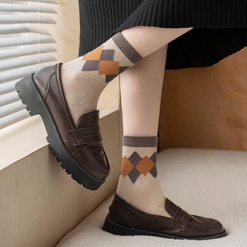 Women's Spring and Autumn Thickened Warm Wool Socks, Trendy Socks, Mid-calf Socks, Cartoon Bear Jacquard Women's Socks