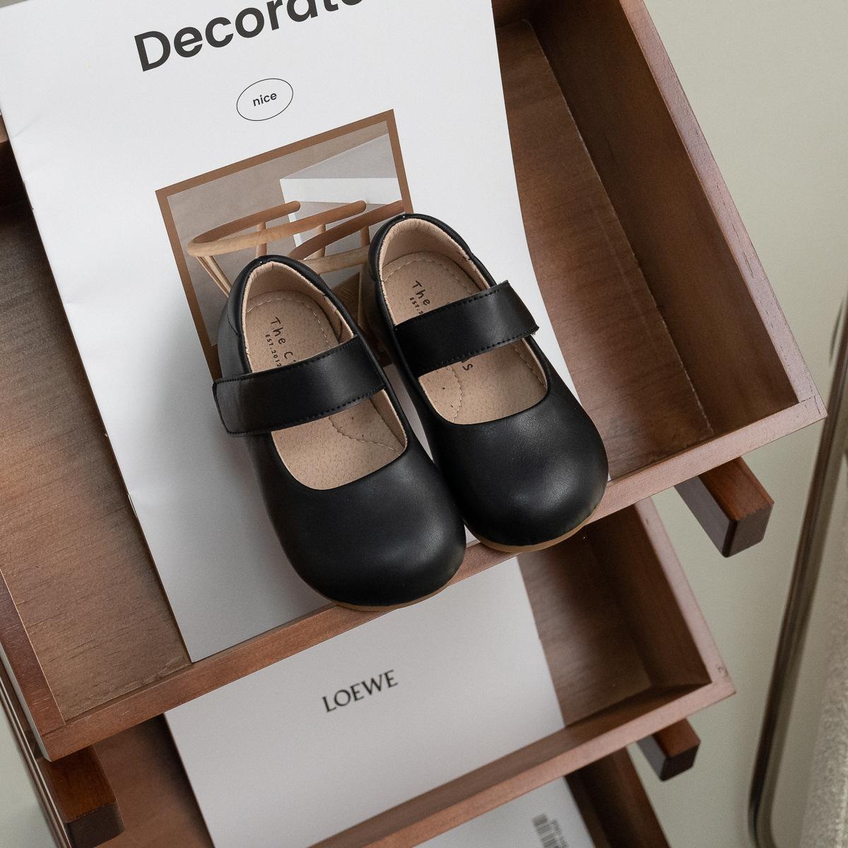 

XSHX Bauhaus children s small leather shoes spring and autumn girls Doudou shoes Velcro 241083 23 чёрный