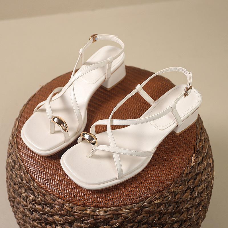 

Босоножки на мезонине женские летние на низком каблуке новая обувь с ремешком через пальцы большого размера женская обувь 41