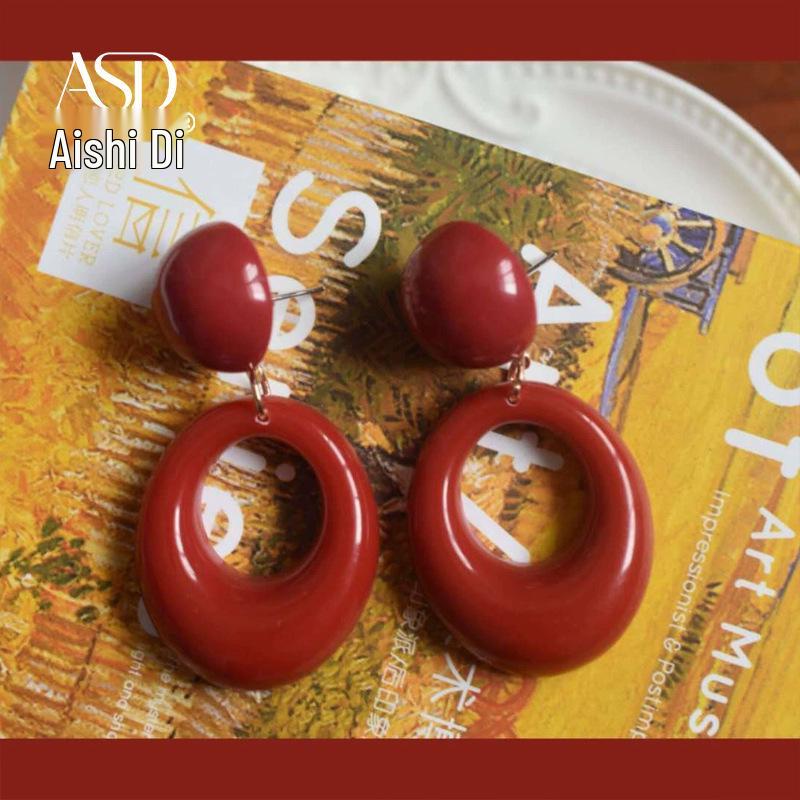 Hong Kong Style Retro Polka Dot Earrings: Playful Red Ear Clips for Girls and Women
