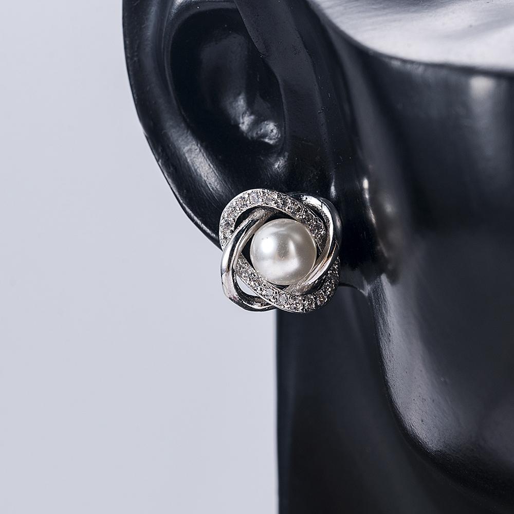 Women Wedding Stud Earrings Imitation Pearl Design with Crystal Cubic Zirconia Elegant Female Earrings Trendy Jewelry Hot