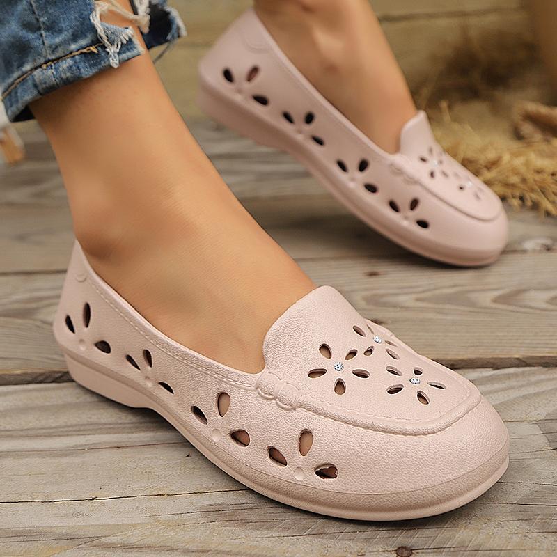 Fashion Women's Summer New Flat Sole Baotou Hollow Out Beach Sandals Soft Sole Non Slip Slip-On Lightweight Elderly Sandals Cave Shoes