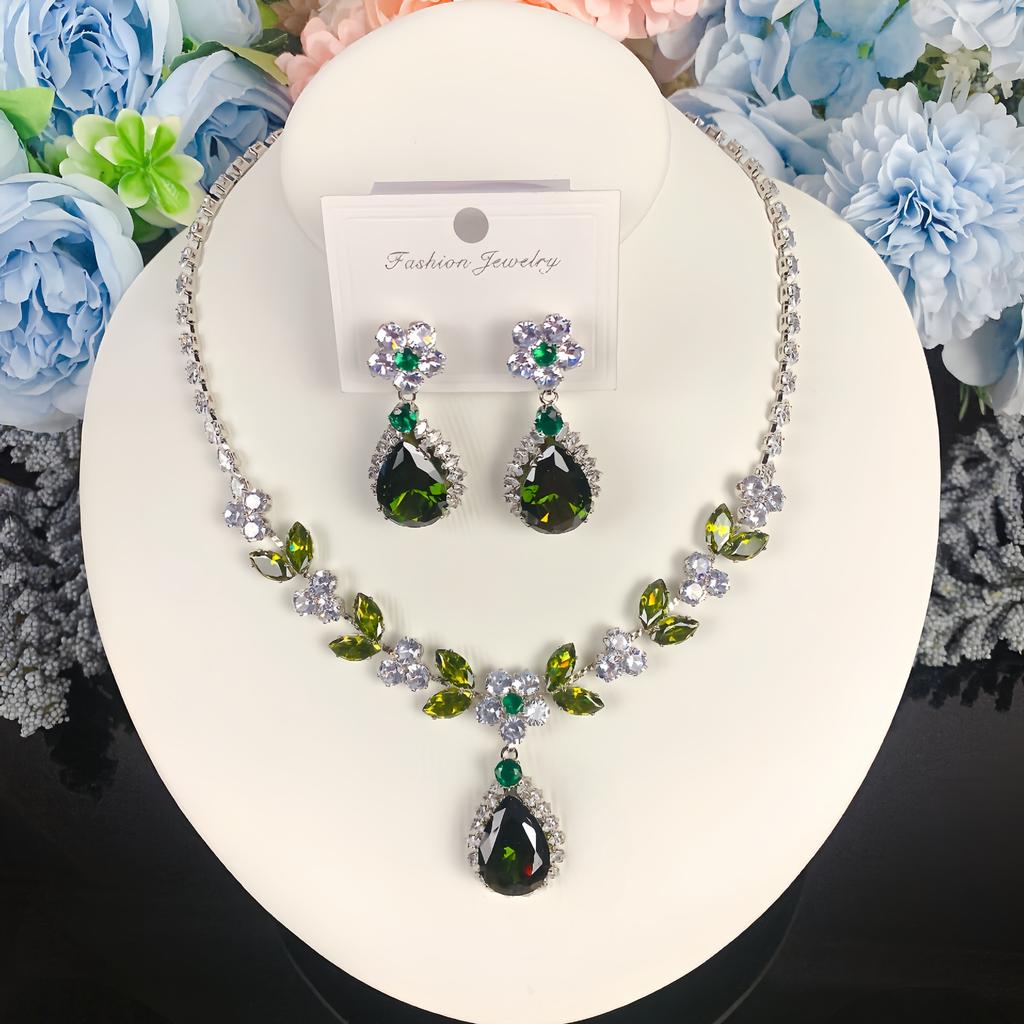 Heavy Industry Fashion Trend Zircon Earrings and Necklace ins Palace-style floral jewelry with a fresh and elegant clavicle chain