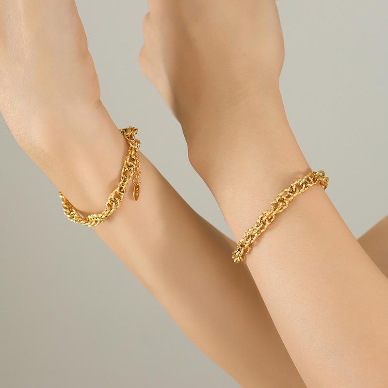 Ineinandergreifender übertriebener dicker Kettenschmuck aus Titanstahl, vergoldet, geometrisch, hohl, Halskette, Armband, Schmuckset