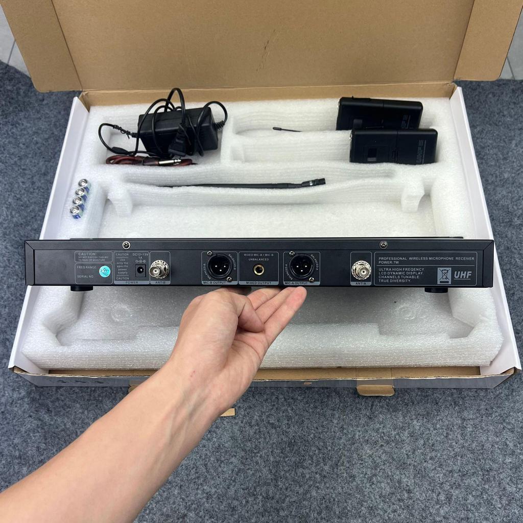 UR2000 U-Band Wireless Dual Lavalier & Headset Microphone for Conferences & Stage