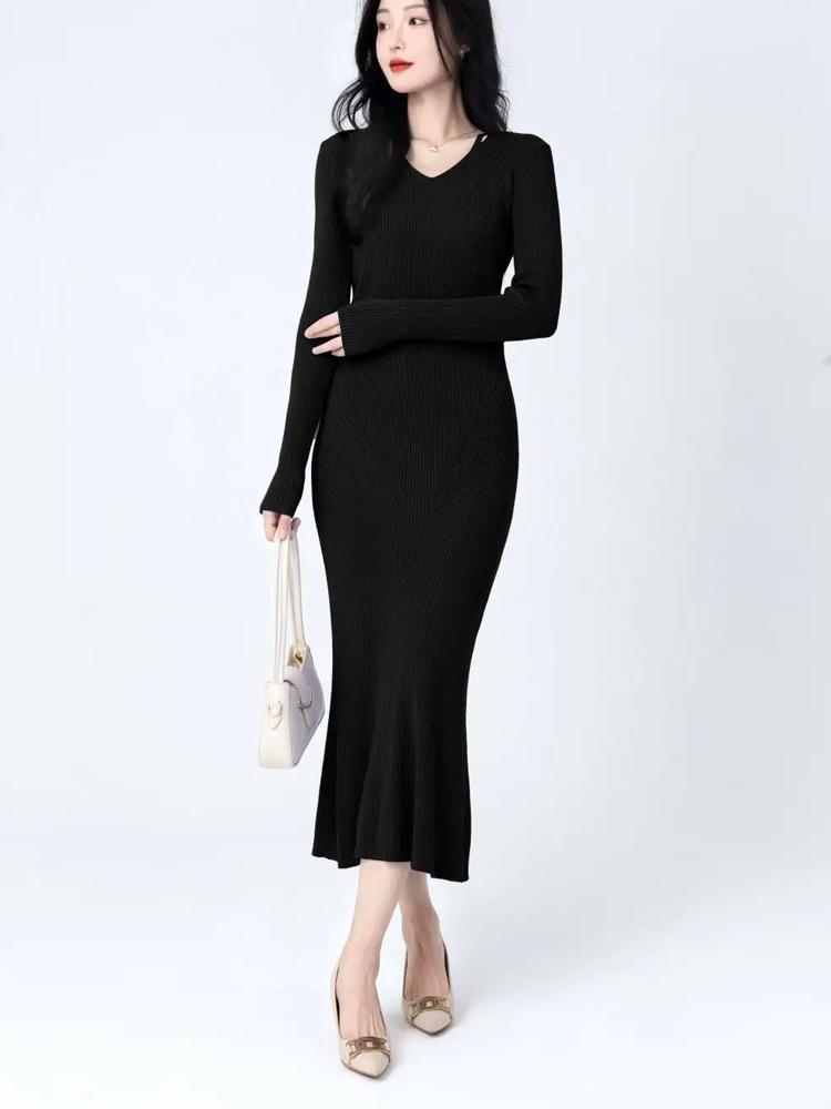 Temperament Gentle Knitted Dress for Women Slim Inner Tight Bottoming Sweater Skirt Fall Winter 2025 Elegant Women's Knit Dress Trendsetting Outfits