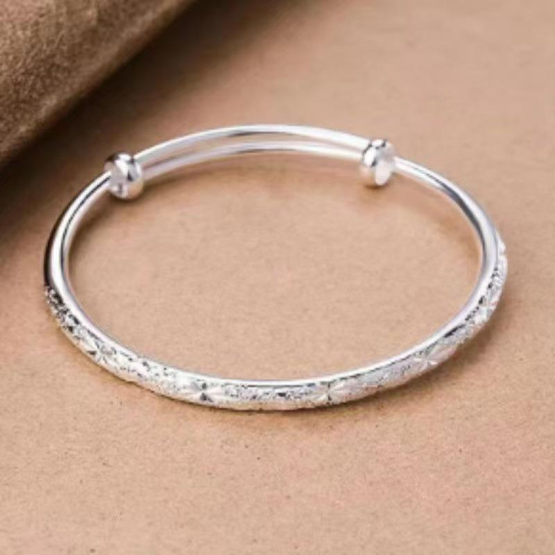 2024 Flash Sand Silver Star Bracelet for Women – Elegant High-End Gift for Her